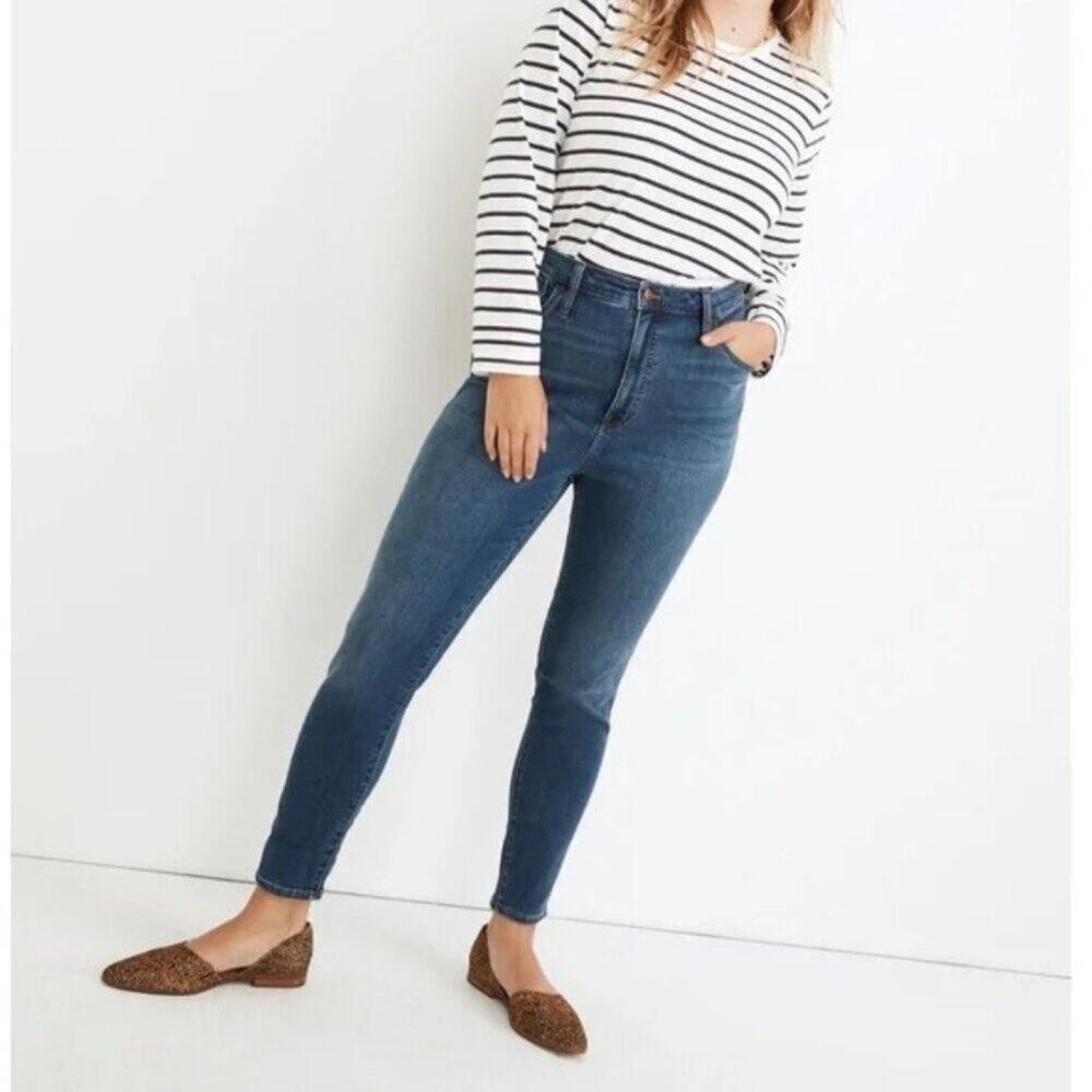 Madewell 10" High-Rise Roadtripper Supersoft Jeans in Playford Wash
